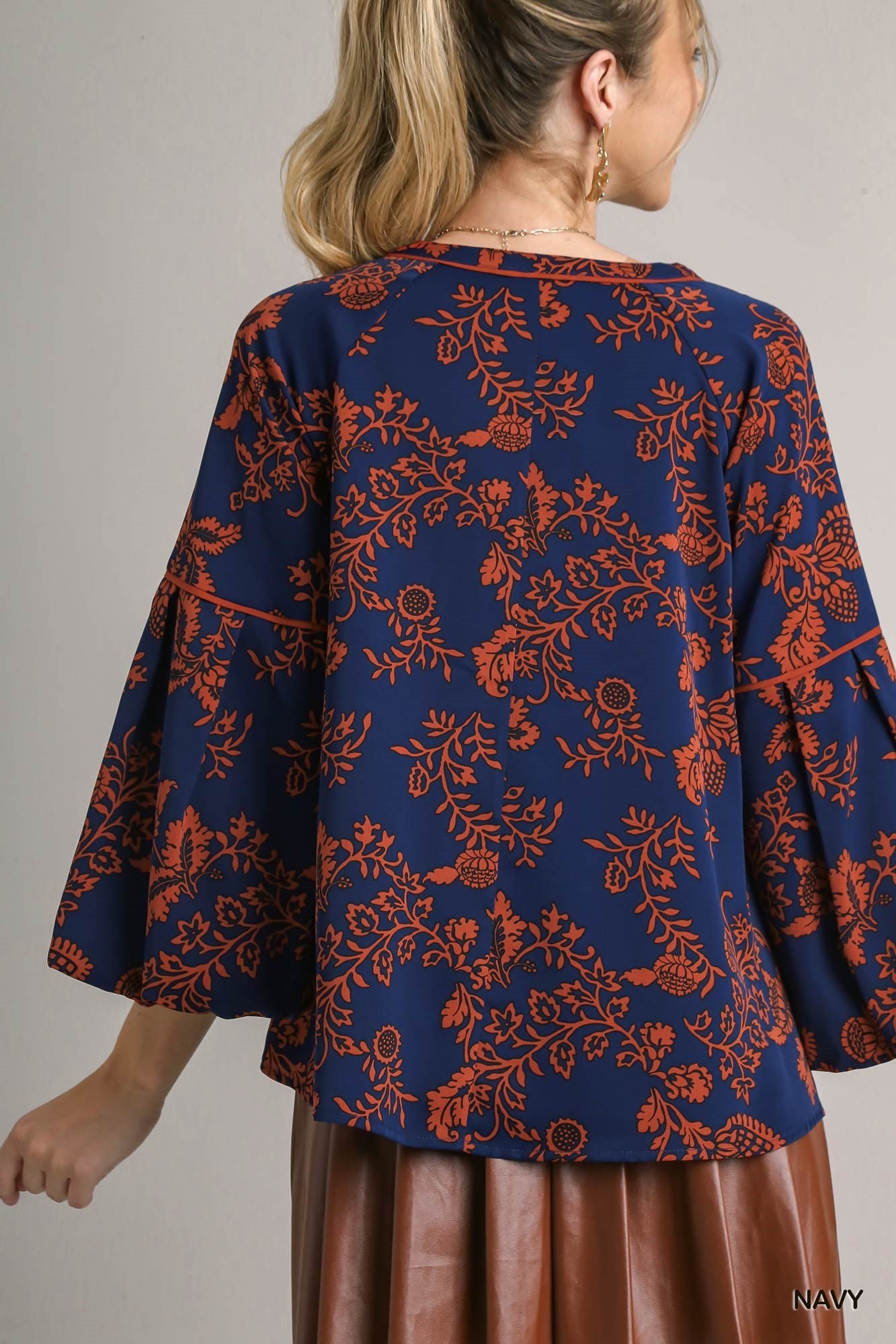 Umgee Balloon Sleeve Printed V-Notch Top