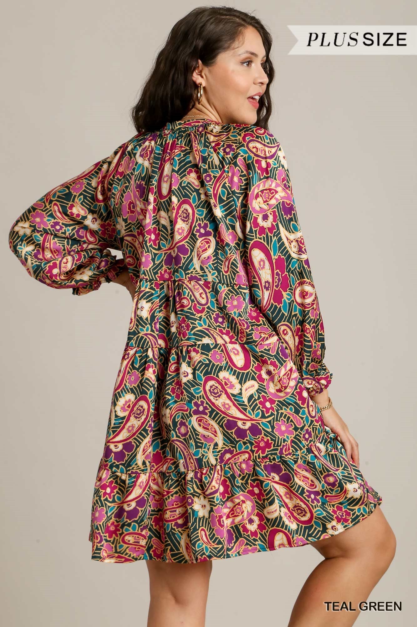 Umgee Plus Satin Paisley V-Notched 3/4 Cuffed Sleeve Side Pockets Dress