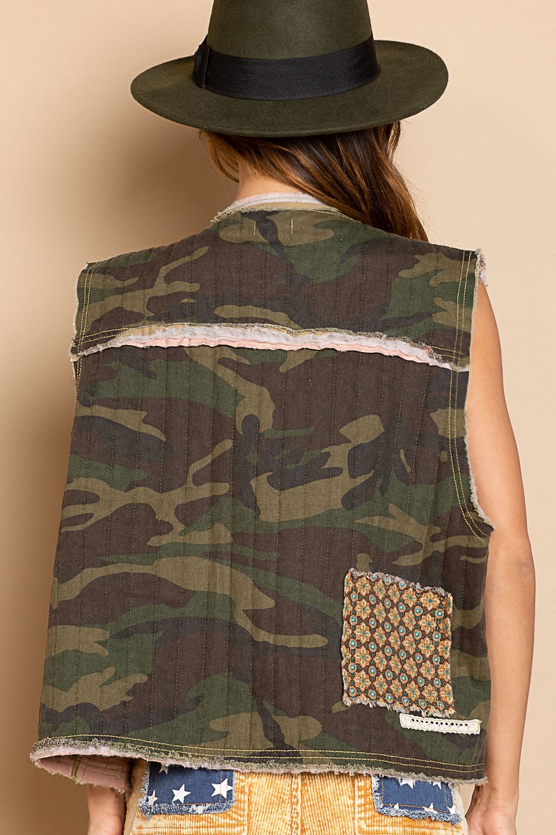 POL Quilt Twill Camo Print With Patch Detail Vest Jacket